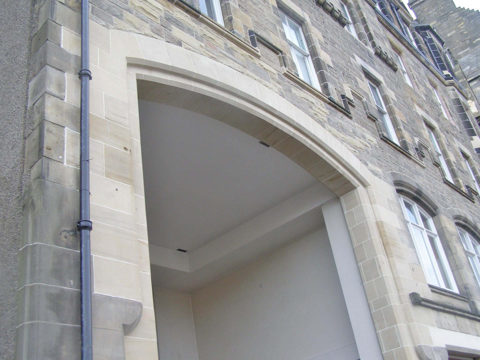 Handcrafted stone archway and masonry work by IMC Stonemasons Limited in Edinburgh.