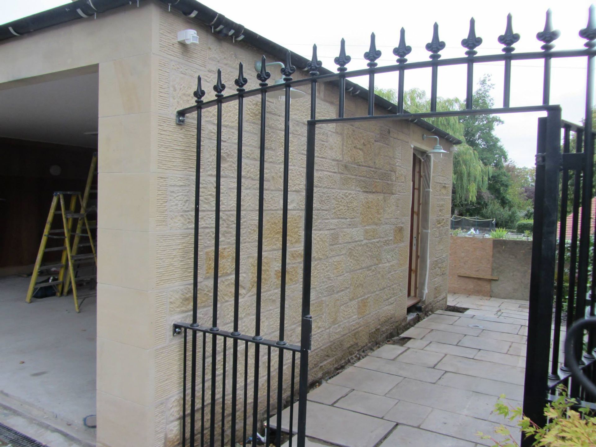 Traditional Scottish stonework for garden fencing and gates by Edinburgh Stone Masons. Expert craftsmanship and stone durability.