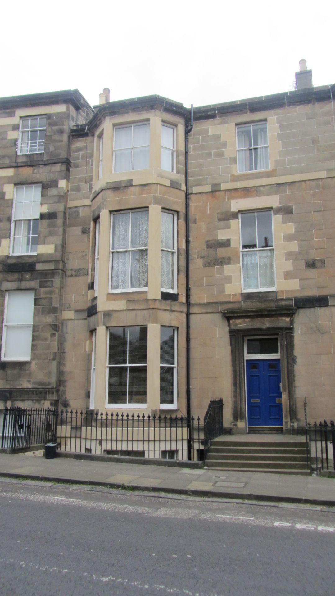 Craftsman masonry Edinburgh stone detailing.