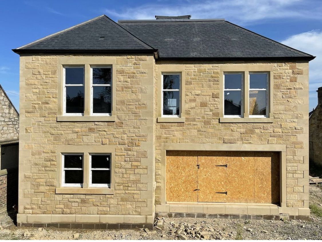 Natural limestone stonework on Edinburgh home by IMC Stonemasons Ltd.